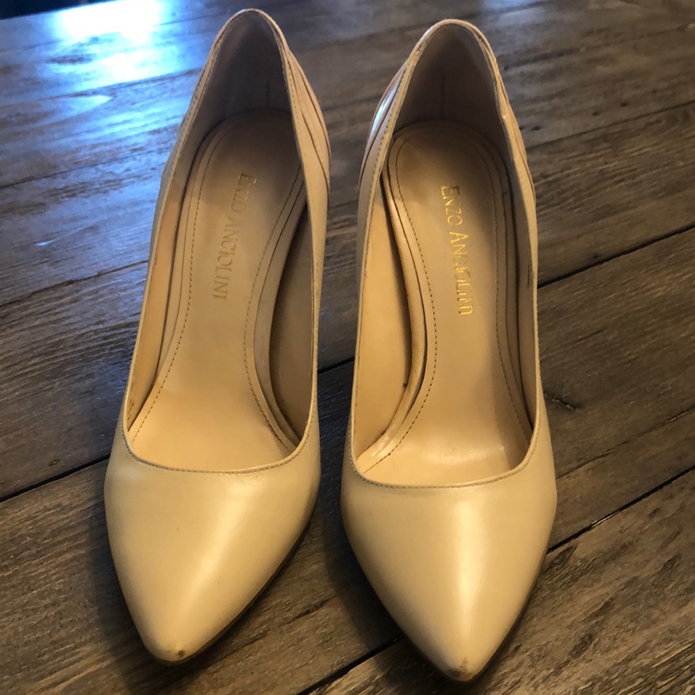 Enzo Angiolini cream colored pumps